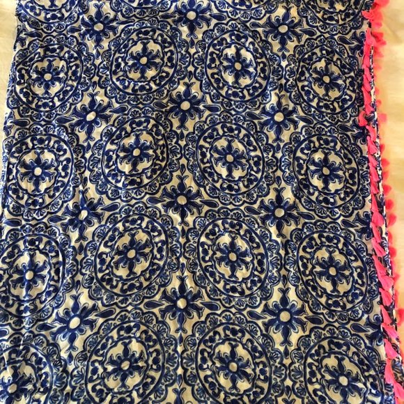 Lilly Pulitzer Riley Infinity Loop Scarf with Pink Tassels - Picture 4 of 4